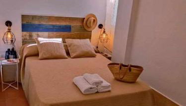 Dos Casas juntas y Patio común a 25 metros de la Playa - Foto 4