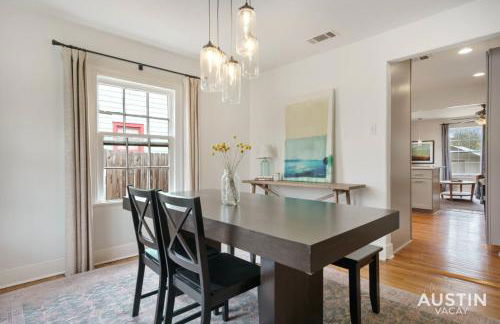 Elegant Escape Gourmet Kitchen and Outdoor Living - Foto 3