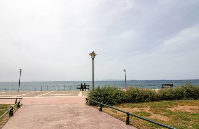 Cozy Apartment Next to Alimos Beach - Photo 19