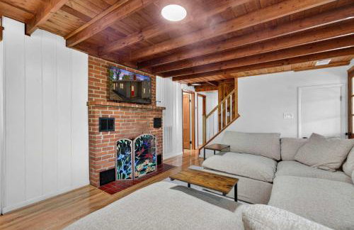 Cabin w River Access Fire Pit Grill WiFi & More - Foto 12