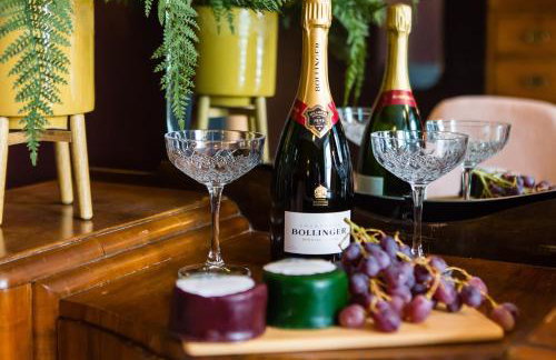 Skeldale House 'All Creatures Great & Small' Luxury Apartments & Studios in Askrigg, Yorkshire Dales - Photo 24