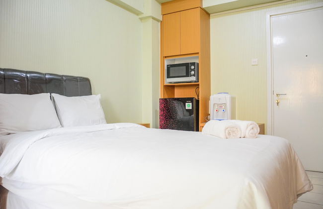 Stylish and Comfortable Studio Green Pramuka Apartment - Photo 6