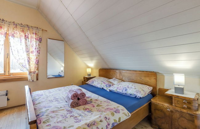 Rustic Cottage With Heated Pool - Photo 10