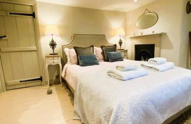 Beautiful Immaculate Aldeburgh cottage, free parking, sunny outdoor space, dog friendly - perfect for Spring seaside escapes - Foto 8