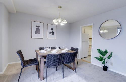 Fantastic 2 BR Apt + Den @Crystal City With Gym - Foto 21