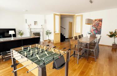 Luxuriöse Ferienvilla mit Garten, Gaming Zone & Netflix - Foto 3