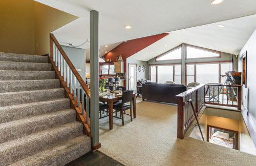 Spacious Edgerton Home with Private Beach and Views! - Foto 7