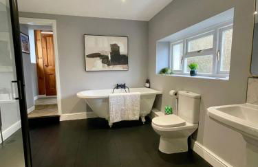 Rhianfa 4 bedroom house minutes walk from the beach - Photo 18