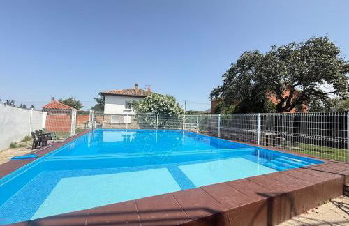 Chalet con jardín, piscina y barbacoa en Logroño - Foto 8