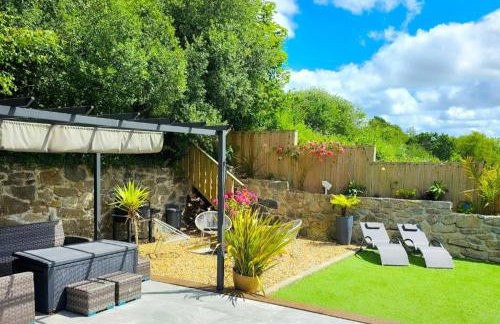 4 Bed Villa Sleeps 8 -private Terrace-free Parking - Foto 7