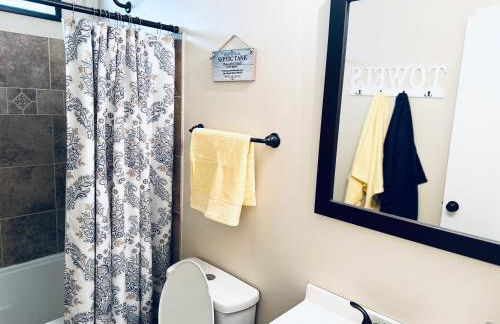 Lake View, Sleeps 8, HotTub, Firepit, Pet Friendly! - Foto 14