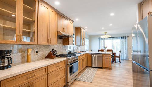 Newly Remodeled Home - Foto 5, stove, dishwasher