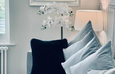 Cotswold Chic Retreats "Cloud Nine" Central Chipping Campden-Parking-Garden - Photo 7