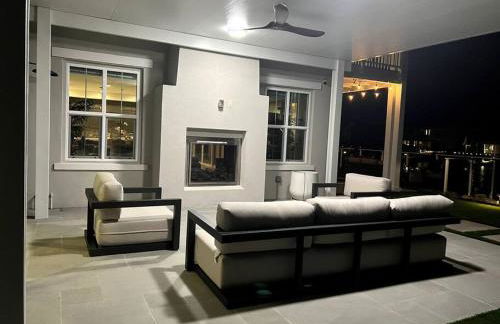 Waterfront Resort Style Villa - 5 min to fastwater - Foto 25