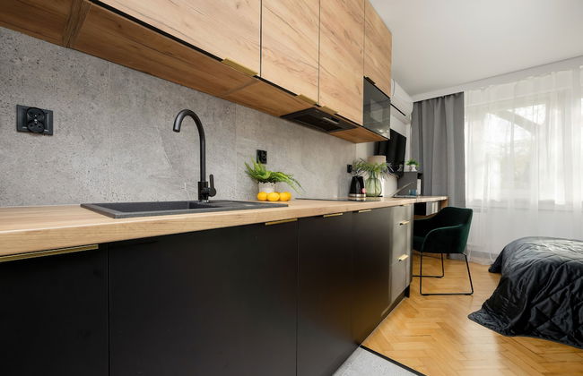 Black & Wooden Apartment by Renters - Foto 7