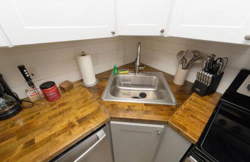 Enchanting 2-Bedroom Ground Floor Beach Condo at Cape Canaveral WiFi & AC - Foto 17