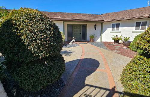 La Jolla Gem with Ocean View - 11 Beds, Hot Tub, Karaoke & Game Den - Foto 15