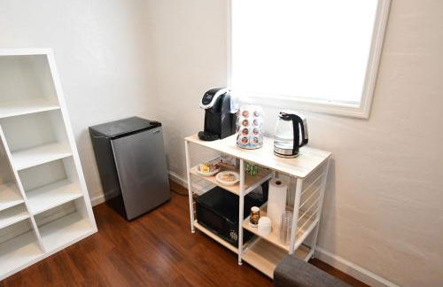 Private Unit / Private Bathroom Near BART & SF - Photo 2