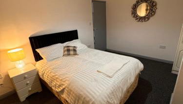 Newly decorated 4 bed home - Foto 3