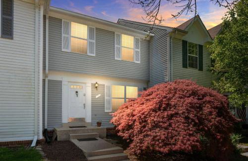 Cozy 4BR Townhome, Family Community, 40 Mins to DC - Foto 4