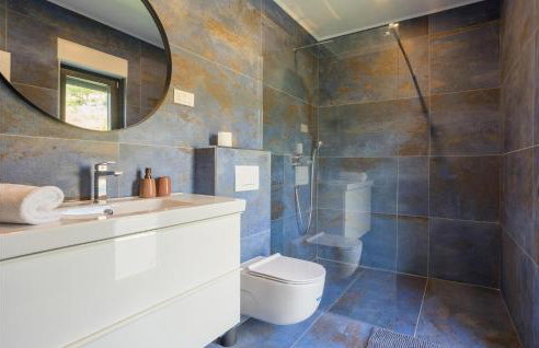 Amazing Home In Dicmo With Kitchen - Photo 39