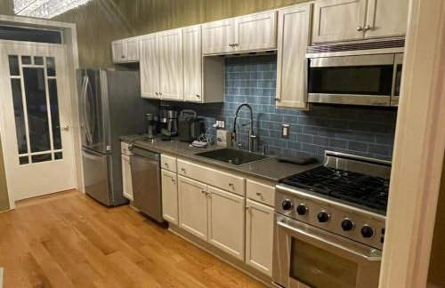 Downtown 3BR duplex full kitchen parking off i-787 - Foto 2
