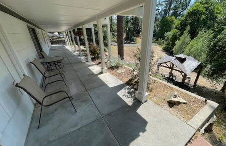 Creekside Suite Sleeps 2 Creek frontage Bbq - Foto 15