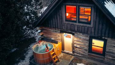 Private Adirondack Log Cabin, Hot Tub, Sauna & Swimming Hole, near Whiteface - Foto 1