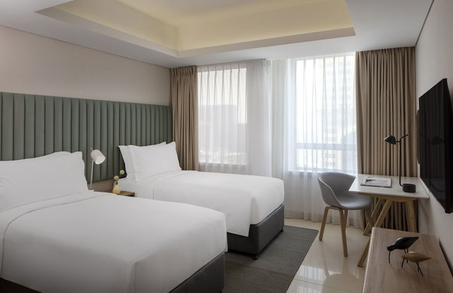 Staybridge Suites Dubai Internet City by IHG - Photo 4