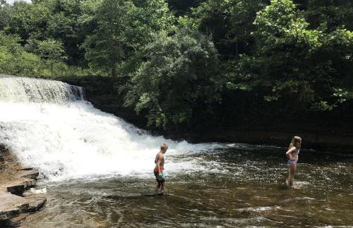Lakefront Cabin with Fire Pit in Carbondale, Illinois - Foto 2