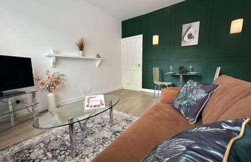 Beautiful Bungalow Awaits Your Short Term Stay - Foto 15