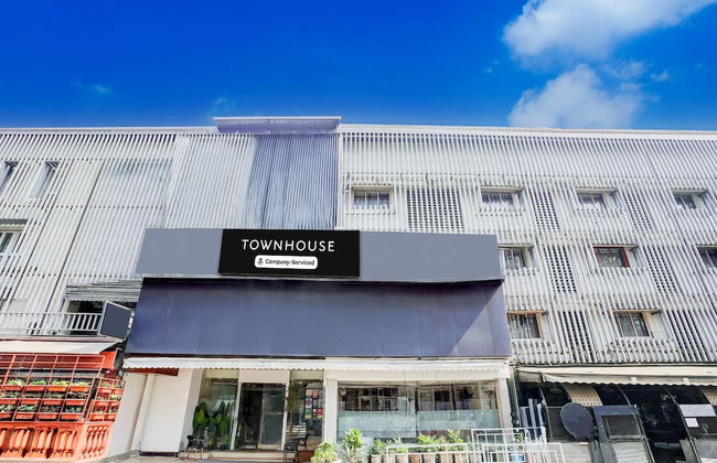 Elegant Stays at The Unicontinental Khar Mumbai - Foto 1