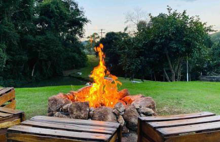 Chalé romântico com banheira aquecida - Foto 35