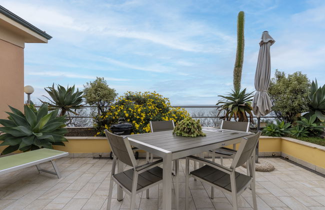 3 bedroom House in Cipressa with garden and terrace - Photo 25