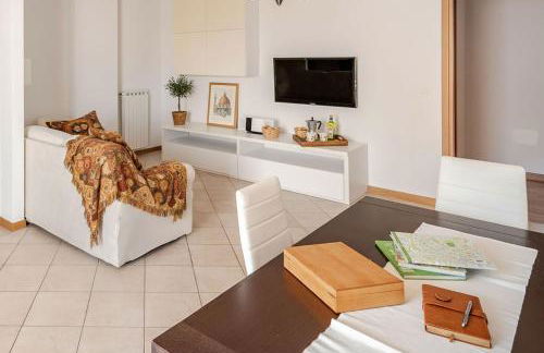 Spacious, with private Parking, 2 bedrooms 2 bathrooms - Comfortable and Bright Apartment in Florence with Private Parking Garage - Just Few Minutes walking From Historic Center - Foto 8