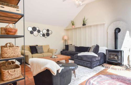 Bright & Open Central A C Dog Friendly - Photo 7