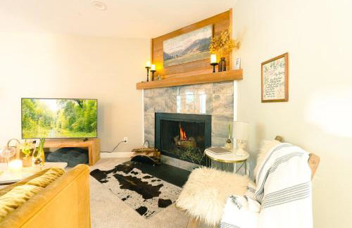 Cozy 2BR Condo Walk to Lake, Saltwater Pool and Golf - Foto 7