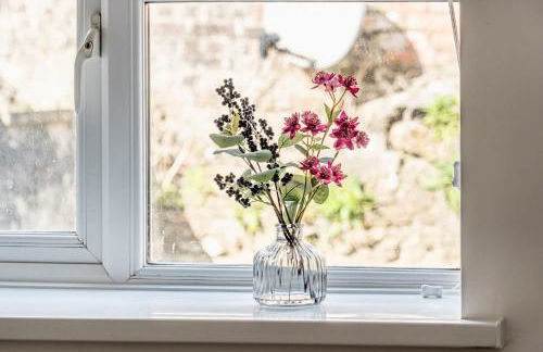 Cosy Cottage in Crewkerne Free on Street Parking - Photo 17