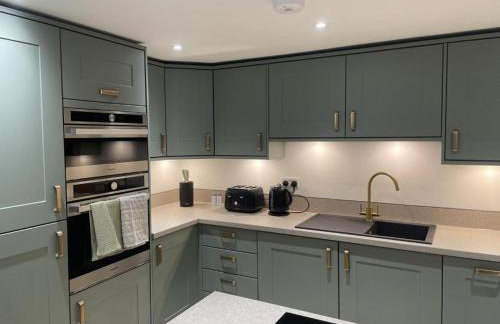 Huddersfield Lux 2 Bedroom Apartment & Opposite Train Station & City Centre - Foto 2