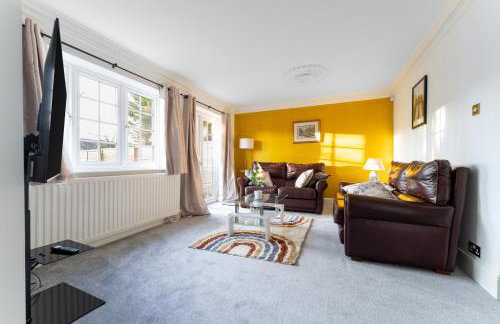 Purley House-Sleeps 8-Near Gatwick-Games Room - Foto 21