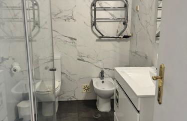 Modern 2BR Apartment with City Views I Near Lisbon by LivinInLisboa - Foto 8