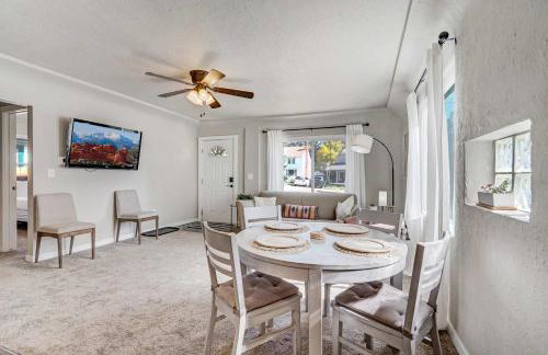 Newly Built 3BD Retreat w Mtn Views & Game Room - Foto 9