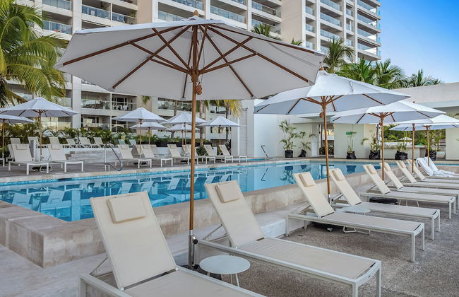 Stunning Beachfront Condo - Sea Views - Foto 15