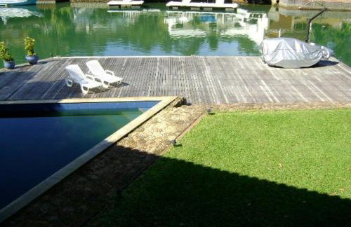 Casa de 730m2 no Exclusivo Condomínio Portogalo com Piscina Privada e Cais para iates de até 55 Pés - Foto 10