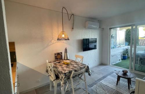 Studio with port view terrace with AC - Foto 11