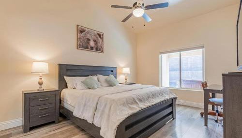 King Bed - Hot Tub, 3 Queens, Home away from home - Foto 2