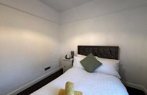 HNFC Stays - Home Away Wallsend - Photo 3