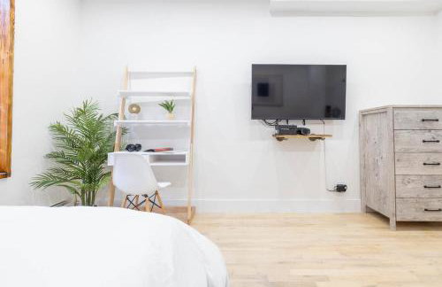 1597-13 I Brand new Studio Prime upper east W&D - Foto 32