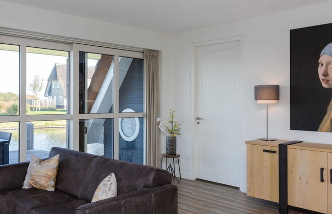 Stylish Villa by the Water - Foto 8