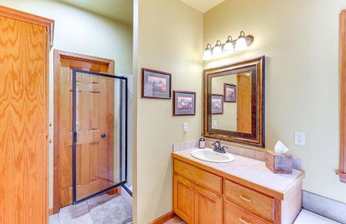 Riverfront Cabin on 2 Acres in Glenwood! - Foto 14